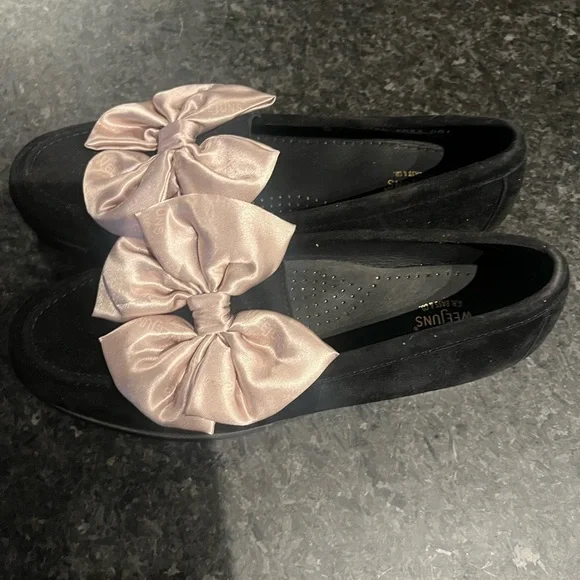 Ladies Black WEEJUNS Loafers - Picture 7 of 10
